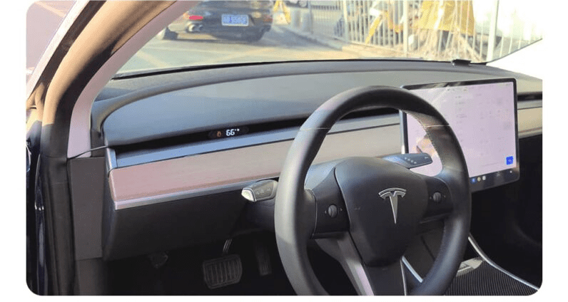 Hvad er et Head Up Display, og hvordan forbedrer det køreoplevelsen?