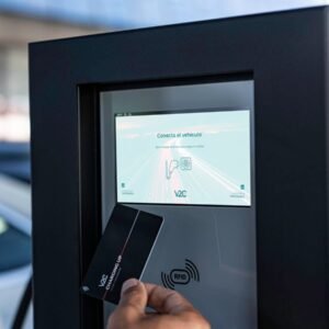 V2C POLE med spiralkabler (2×22 kW), 8'' display, 4G, LAN/Wifi, RFID - Image 2